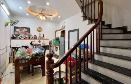 Cần bán nhà ngõ 145 Quan Nhân, 36m2, mặt tiền 4m, 5 tầng giá 5,4 tỷ