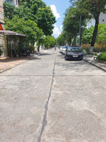 Bán nhà ô tô Lê Đình Lý, Hải Châu, cực rẻ, 2 tầng, 52m2, lô góc.