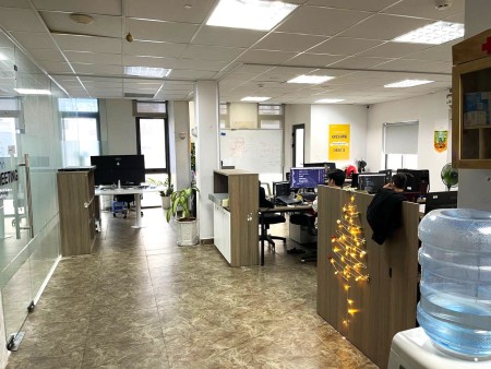 Cho thuê mặt bằng 132m2 - Hỗ trợ cắt sàn theo yêu cầu