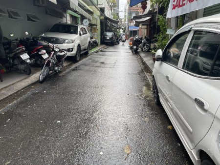 Bán nhà mới ở ngay, gần Triệu Nữ Vương, 4.5x10, 2 tầng, dòng tiền 6 triệu