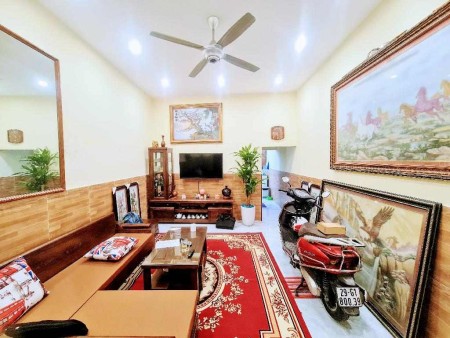 Bán nhà Chiến Thắng La Khê, Hà Đông. Dân xây kiên cố, ôtô đỗ cửa, chủ nhà cần bán. Dt 48m2, 3.7 tỷ