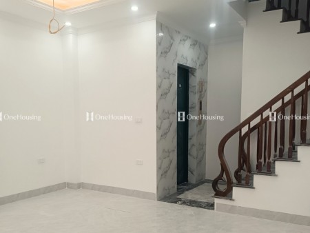 Bán gấp nhà mới 6 tầng Vương Thừa Vũ, Thanh Xuân, thang máy, cách phố 50m, giá nhỉnh 6 tỷ
