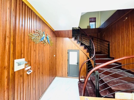 Phân lô quân đội phố Lê Trọng Tấn, ôtô đỗ cửa, hai thoáng trước sau, dân xây, sổ đẹp, ở sướng