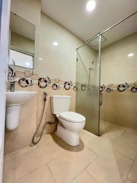 Cho thuê căn hộ Oriental Plaza mặt tiền Âu Cơ 3pn 89m2 13tr