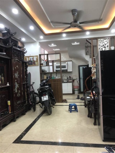 Nhà bán lô góc phố Đoàn Thị Điểm 33m2, 5 tầng, 5.8 tỷ còn thương thảo. Ngõ nông văn minh.