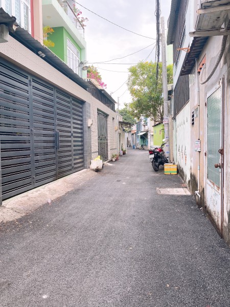 Bán nhà Trường Thọ Thủ Đức hẻm Ô tô 2 tầng 100m2 giá 5.65 tỷ