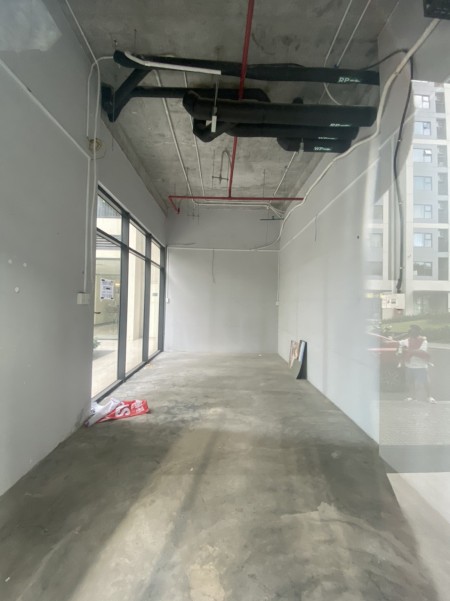 Shophouse 26m2 hoàn thiện cơ bản trục đường chính 18 triệu/tháng
