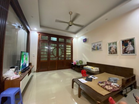 Bán nhà Cổ NHuế 75m2 4 tầng ô tô 7 chỗ đỗ cửa. Giá 10 tỷ