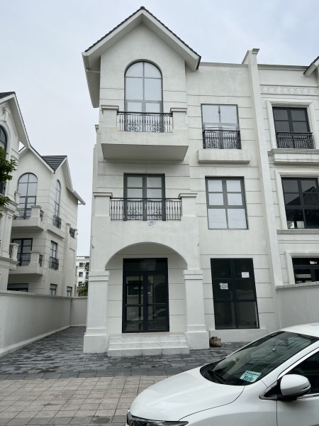 Biệt thự song lập sổ lâu dài vừa ở vừa kinh doanh 152m2 giá 21.5 tỷ Vin gia Lâm (0985941715)