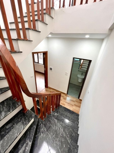 Nhà Ngọc Thụy mới xây đẹp ngất ngây, 45m, 4,5 tỷ vị trí đỉnh, an sinh tốt