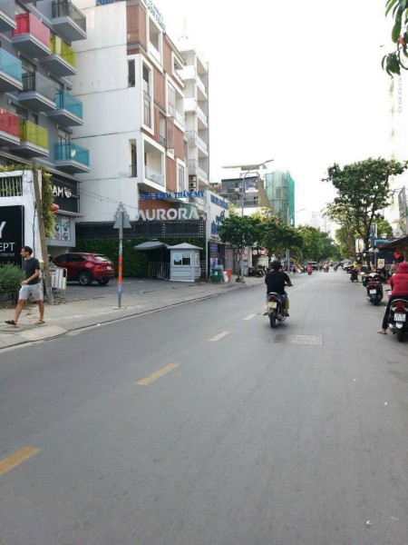 Bán tòa nhà căn hộ dịch vụ mặt tiền đường Quốc Hương P.Thảo Điền Quận 2 .vị trí tiềm năng giá trị