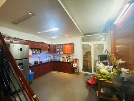 Bán cắt lỗ sâu - Hàng hiếm- Ngõ 300 Nguyễn Xiển ô tô 7 chỗ vào nhà. Gía 11 tỷ SĐCC, DT 80m2 x 4 tầng