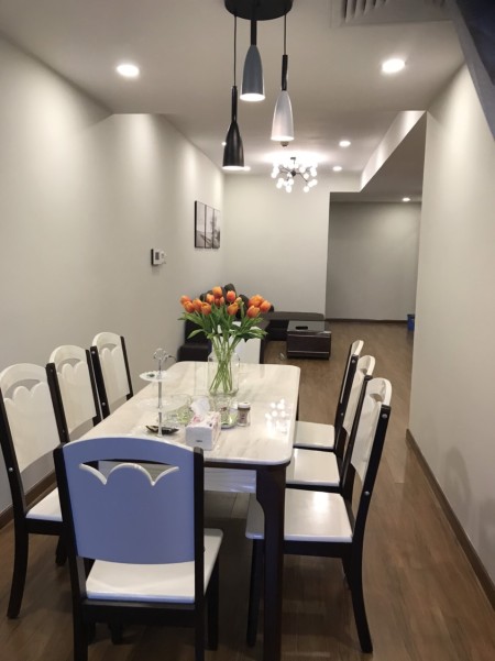 Chính chủ bán căn hộ chung cư Discovery Complex 302 Cầu Giấy