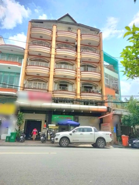 Cho thuê tòa nhà mặt tiền chợ Lớn Quận 6170tr/th - 12 x 20 - 36 CHDV - 5 Tầng Đang full 36 phòng