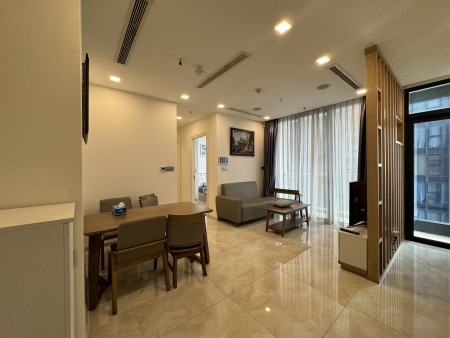 Cần cho thuê căn hộ 2PN 2WC cao tầng, giá ưu đãi