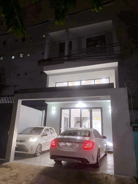 Căn này giá tốt nhất đường Võ Văn Ngân - Vincom Thủ Đức- 3 Tầng - Sân đậu 2 ôtô -DT 126m2 - Chỉ 7 ty