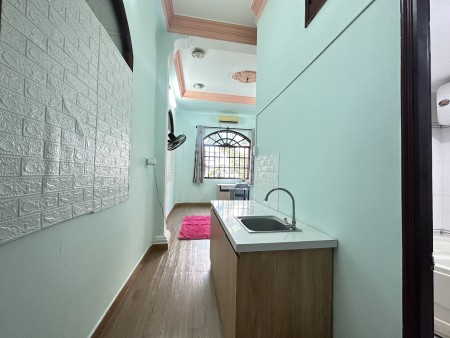 Cho thuê phòng trọ chính chủ rộng rãi diện tích 25m2, có cửa sổ lớn đón nắng tại Quận 7