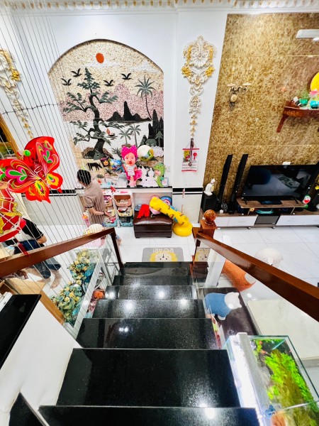 Hàng Hiếm ngay lúc này. Nhà siêu siêu đẹp 1T2L - Trường Thọ gần Xa Lộ Hà Nội- Dân trí cao - 6 Tỷ TL