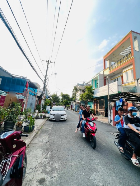 Nhà Mặt Tiền Kinh Doanh gần Chợ Linh Xuân - 100m2 - giá giảm 1Tỷ