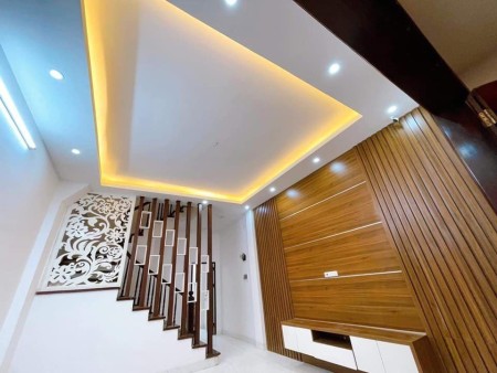 Nhà đẹp Khương Đình, 5 phút ra Royal City, ánh sáng ngập tràn, 40M2, nhỉnh 4 tỷ