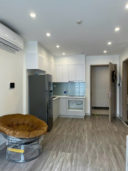 Chính chủ cần bán gấp căn 1 ngủ+1, full nội thất, 2,1 tỷ (bao phí ) toà S2.05 Vinhomes smart city.