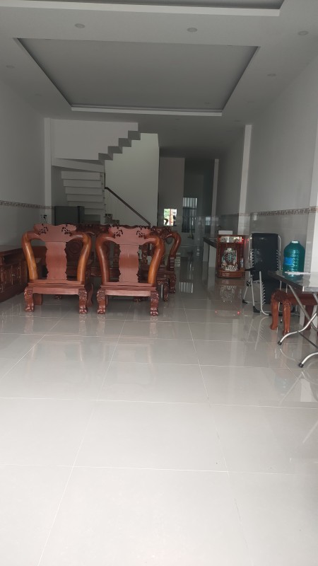 Chính chủ cần bán nhà 110m2 ở Bình Khánh, tp Long Xuyên