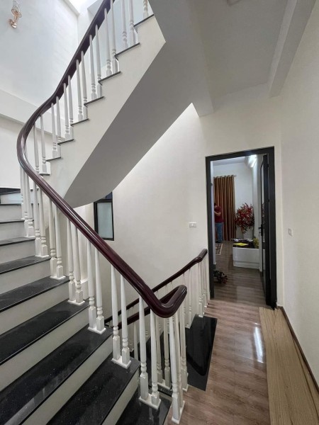 Tứ Liên, Tây Hồ, 34m2, 5 tầng, về ở ngay, nhà mới đẹp, 4,8 tỷ