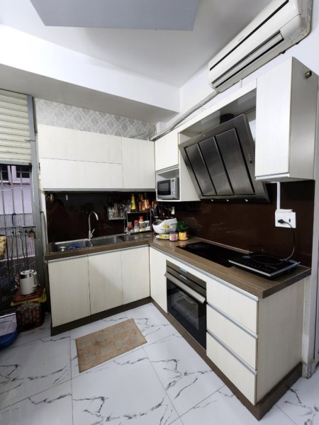 Bán nhà Phú Nhuận HXH diện tích 40m2, 4 tầng, Sát vách Q1 rất chắc chắn