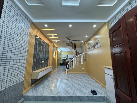 Nhà mới đón Tết, trung tâm Tân Mai, 44m2 x 4 tầng, 4 ngủ, giá 5,5 tỷ