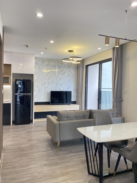 Cho thuê căn hộ 2 Ngủ+1 2 WC, đầy đủ nội thất