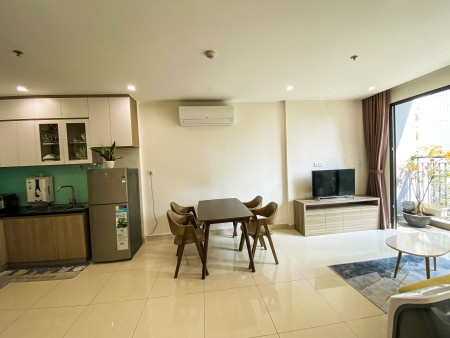 Cho thuê căn hộ 2PN Vinhomes Q9 view hồ bơi và công viên nội khu hướng Đông Nam (chính chủ)