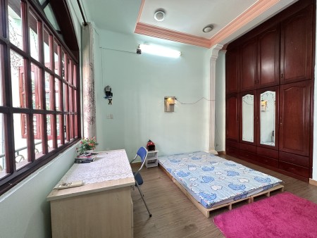 Cho thuê phòng trọ Q7 cửa sổ lớn gió trời thoáng mát, ánh sáng tốt