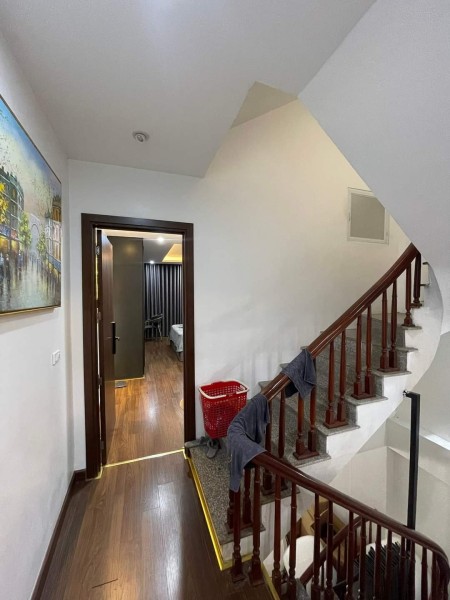 Bán nhà Tứ Liên, 10m ra phố Tứ Liên, oto đỗ cổng, 70m2, 7,3 tỷ