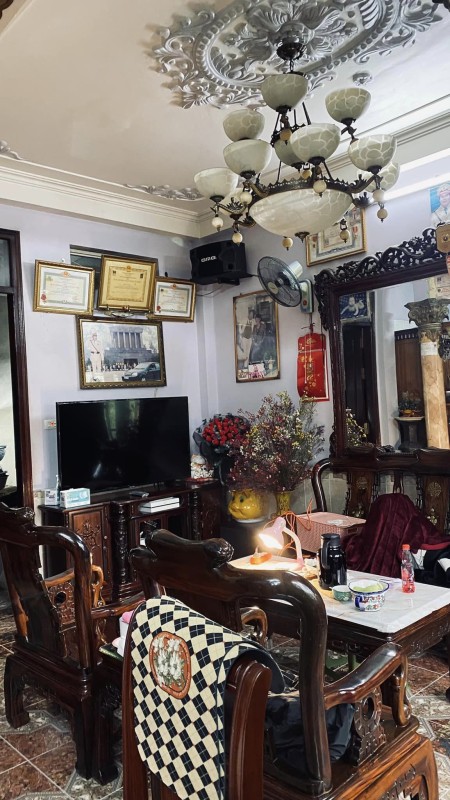 Bán nhà mặt ngõ Giải Phòng, ô tô tránh, vỉa hè, ô chờ thang máy, giá 13 tỷ
