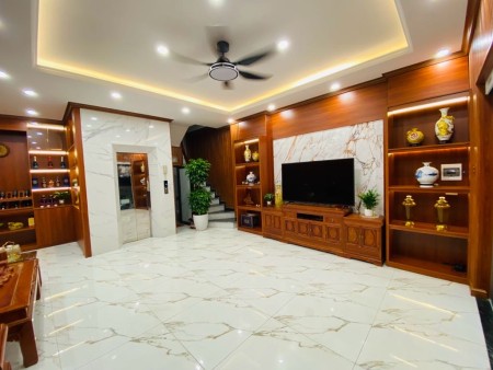 Cần bán nhà đẹp ở luôn - 7 tầng thang máy - Nội thất xịn xò - Ngõ ô tô cạnh nhà