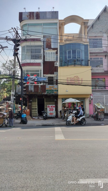 Cho thuê nhà trống suốt 1 trệt 3 lầu, 5 x 20m, mặt tiền đường D2, Bình Thạnh. LH: 0917810512 Romank
