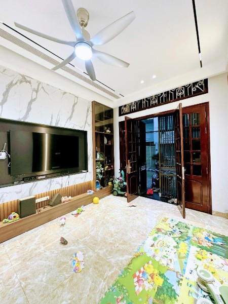 Phân lô ô tô tránh - Ngõ thông rộng - Kinh doanh sầm uất - Mới cứng đẹp long lanh