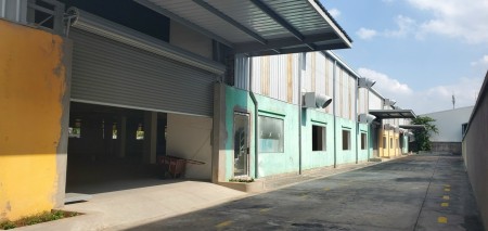 Cần cho thuê nhà xưởng tại Thị trấn Phùng, diện tích 7500m2, Gía : 100k/1m2 ( có thương lượng )