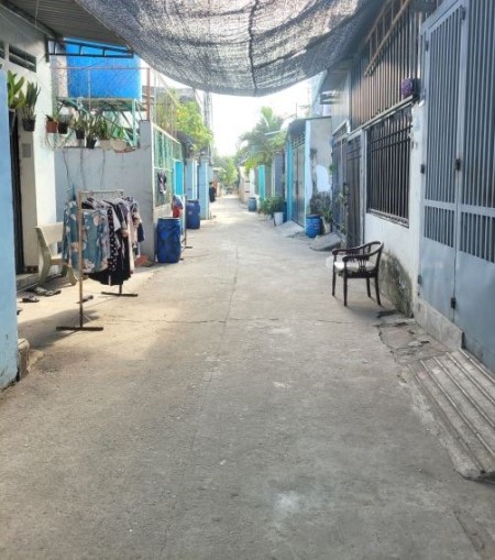 Bán dãy trọ giá hấp dẫn chỉ 2.7 tỷ đồng, cách đường Bà Giang chỉ 100m, An Bình, Dĩ An, Bình Dương