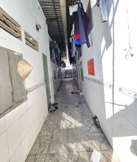 Bán dãy nhà trọ diện tích 244m2 giá 5.2 tỷ đồng gần chợ Xóm Nghèo, Dĩ An