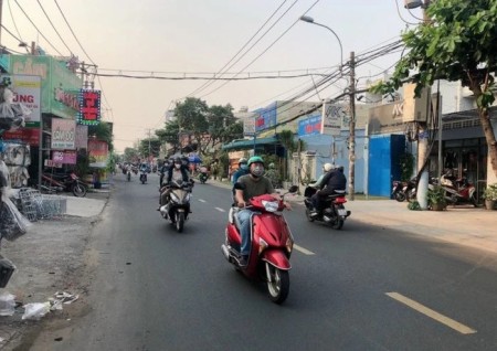 Cho thuê mặt bằng mặt tiền đường rộng 600m2 nở hậu chữ L