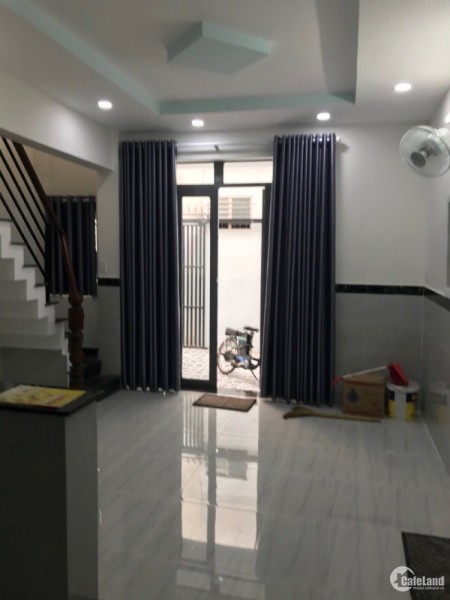 Cho thuê nhà phố Bình thạnh giá 12tr/tháng gần ĐH Ngoại thương và bến xe miền Đông cũ.