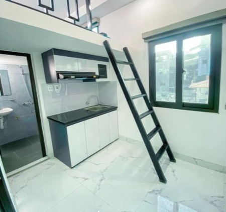 Bán tòa CHDV dòng tiền 60tr/th trung tâm Cầu Giấy, 50m2, xây 7 tầng giá chào 8,99 tỷ TL