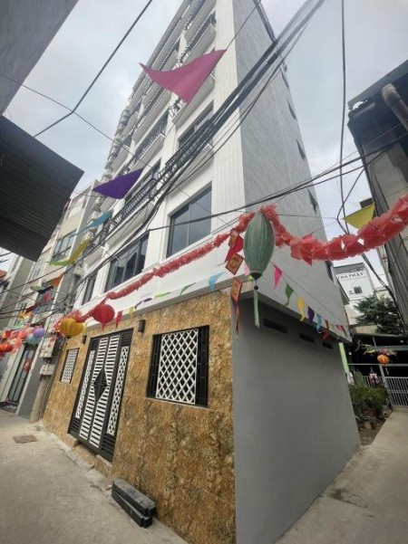 Bán nhanh căn nhà 55m2 Phú Diễn Hà Nội, thiết kế 7 tầng, full nội thất, giá 9.7 tỷ, LH 03273027xx