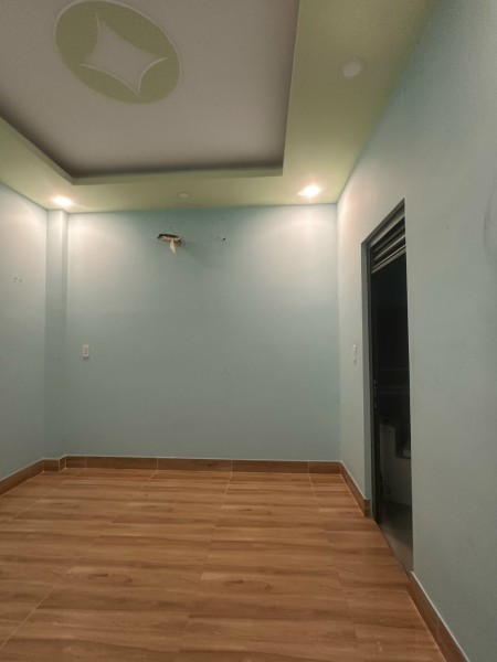 Nhà 1 trệt, 2 lầu, 4pn 4wc, mới đẹp, hẻm xe tải. Hướng Đông mát mẻ