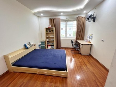 Biệt thự liền kề Thạch Bàn, Long Biên. Lô góc 3 mặt thoáng, 124M x 4T, MT 20M. Giá 18 tỷ