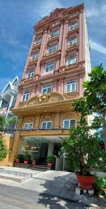 Bán nhà mặt tiền đường Lê Văn Lương, 5x33m, nội thất cao cấp, vị trí đẹp, giá 48.5 tỷ