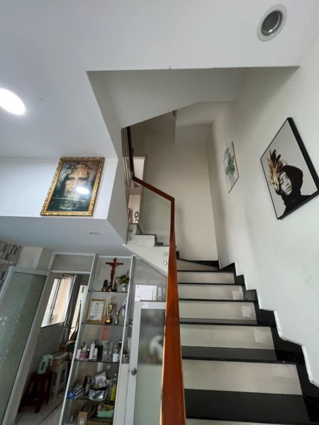 Bán nhà đẹp 4 tầng lô góc ngay Trương Quốc Dung, Nguyễn Văn Trỗi gần 40m2. Nhỉnh 6 tỷ