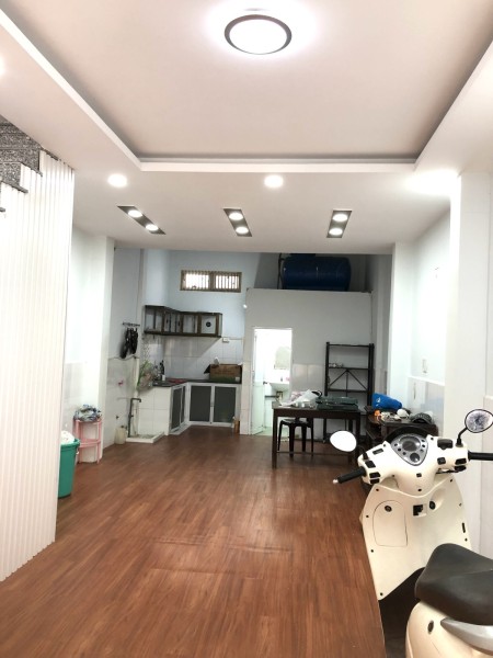 Nhà đẹp đối diện Coopmart Bình Triệu 4 x 12.5, 2 phòng ngủ, giá chỉ 3.55 tỷ TL