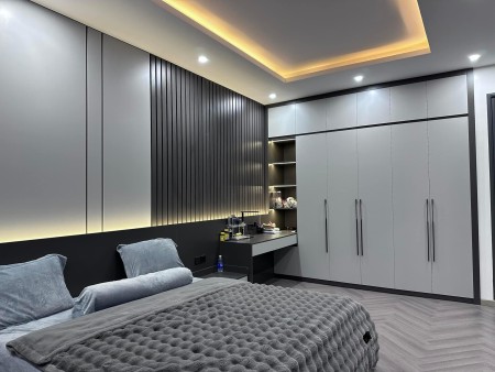 Nhà gần phố Võ Thị Sáu, nhà 5 tầng, 4tỷ